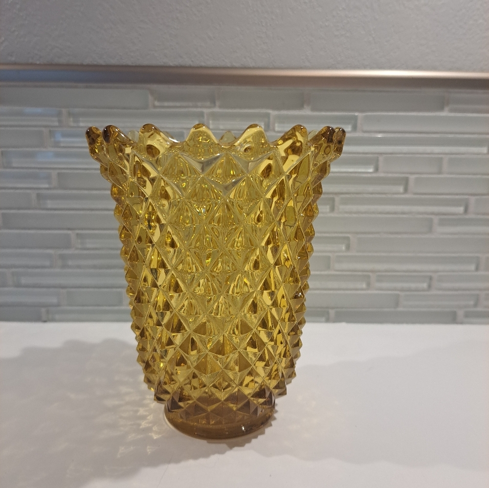 Imperial Glass Elegant-Diamond Pt Amber- Yellow Vase Sawtooth Top  5.5" T Heavy
